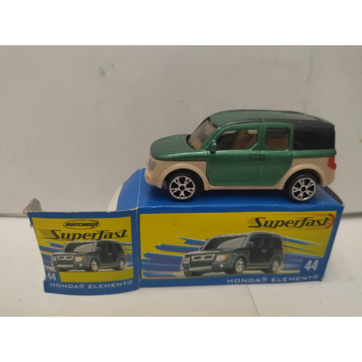 HONDA ELEMENT IRREGULAR COLOR SUPERFAST N44 1 64 MATCHBOX OPEN BOX CAJA