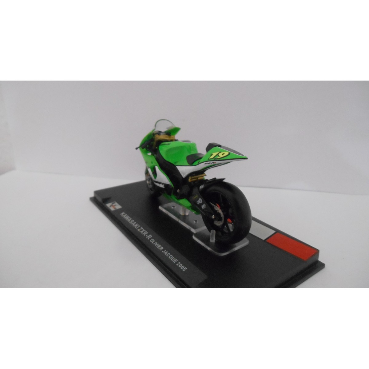 KAWASAKI ZXR R 2005 OLIVIER JACQUE MOTO BIKE 1 24 ALTAYA IXO BCN