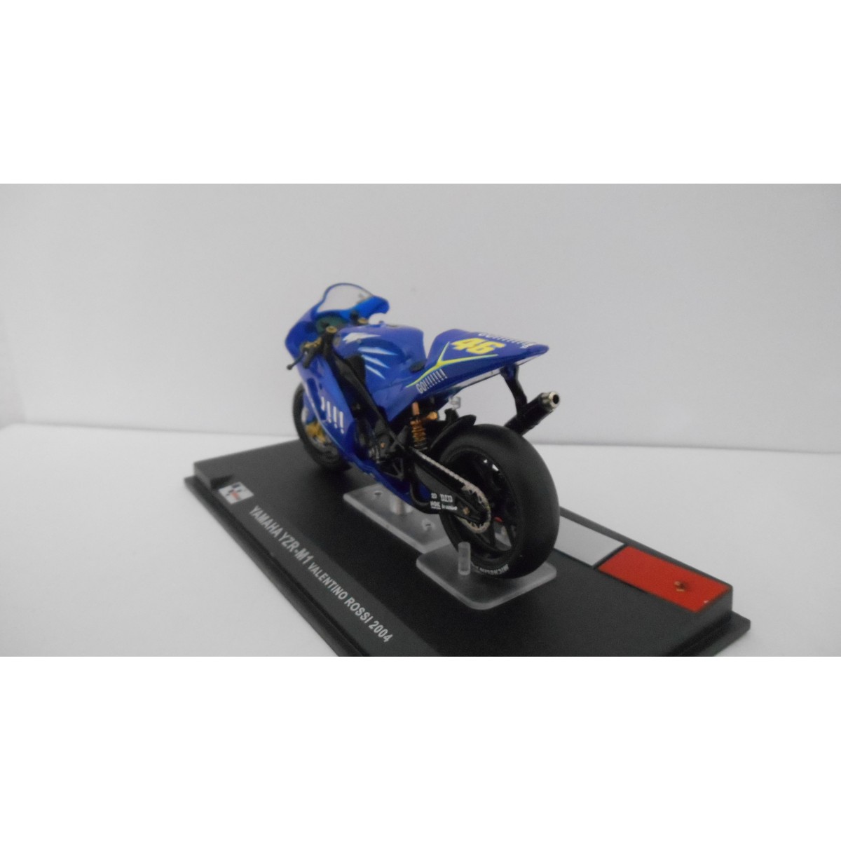 YAMAHA YZR M1 2004 VALENTINO ROSSI WINNER MOTO BIKE 1 24 ALTAYA IXO