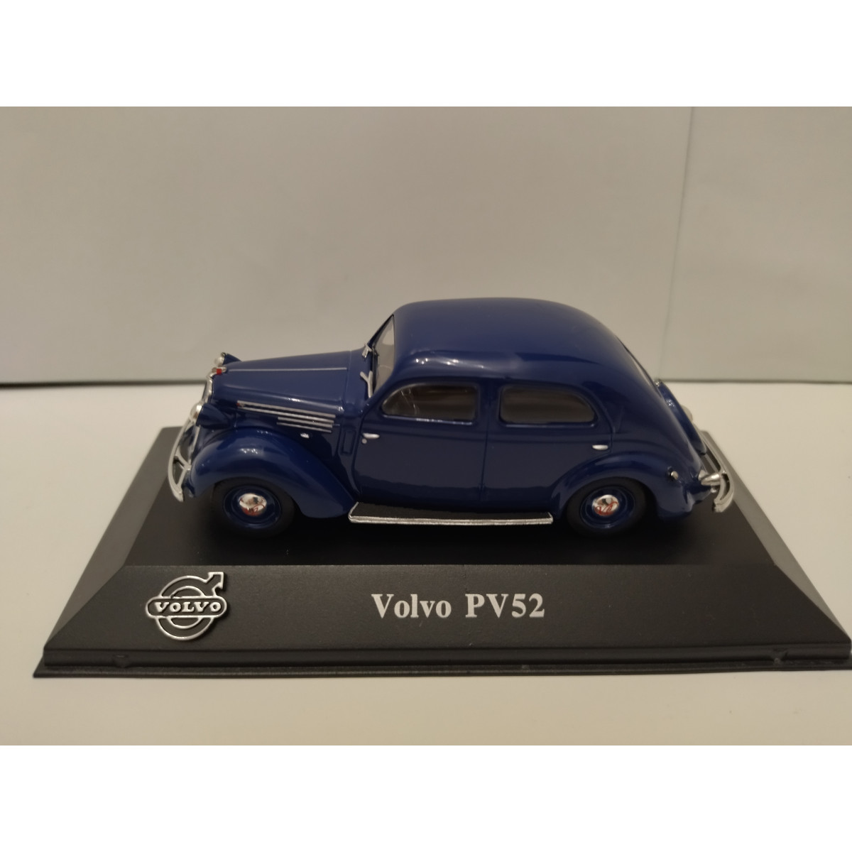 VOLVO PV52 BLUE 1 43 ATLAS IXO HARD BOX BCN STOCK CARS