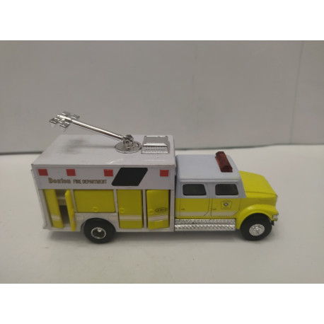 AMBULANCIA/AMBULANCE BOSTON FIRE DEPARTMENT 1:64 ROAD CHAMPS NO BOX/V FOTOS