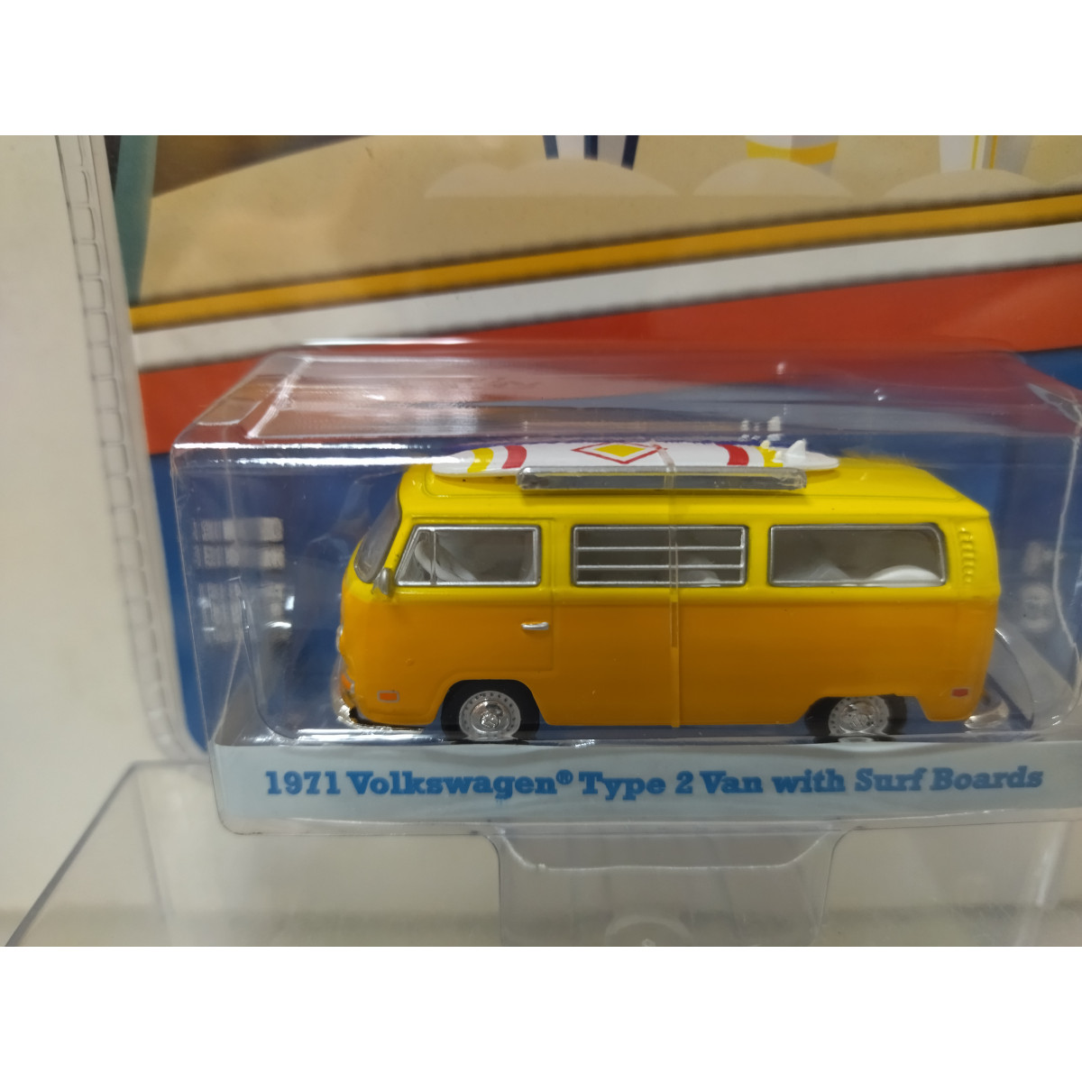 VOLKSWAGEN T2 1974 BUS WITH SURF BOARDS 1:64 GREENLIGHT - BCN STOCK CARS