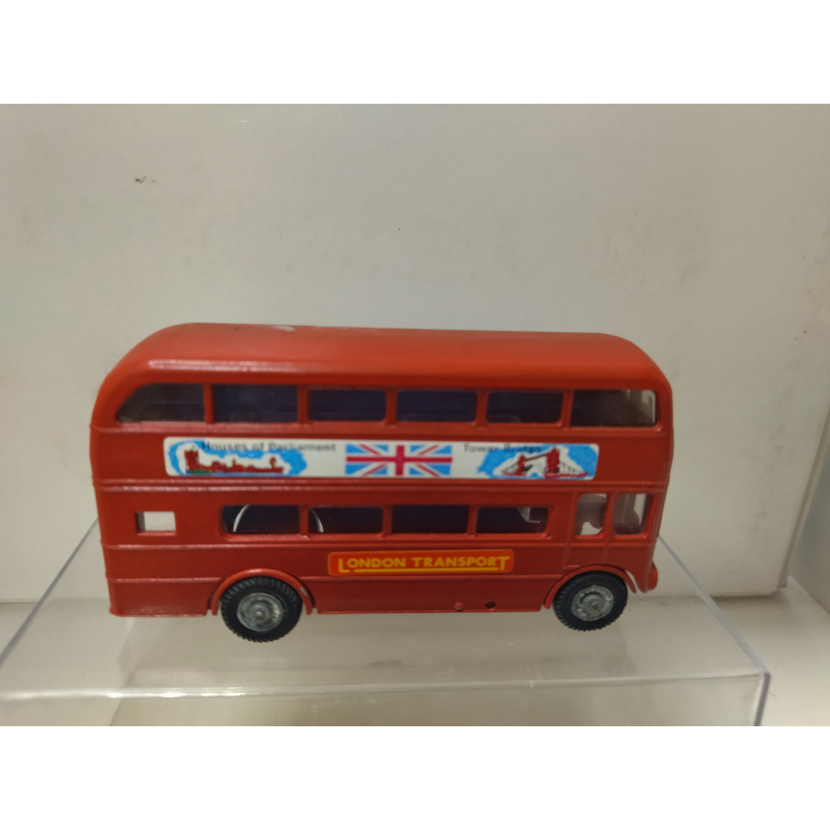 A budgie store toy aec routemaster