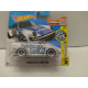 PORSCHE 934 TURBO RSR n17 FALKEN 1:64 HOT WHEELS CARTON MAL ESTADO/CARD DAMAGED