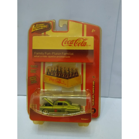 OLDSMOBILE SUPER 88 1953 COCA-COLA SPORTS CARS 1:64 JOHNNY LIGHTNING