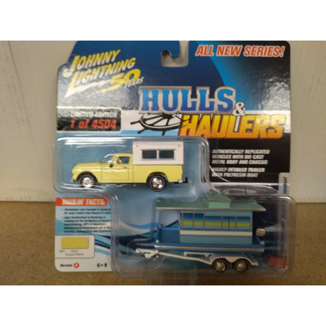 STUDEBAKER TRUCK 1960 + HOUSEBOAT  1:64 JOHNNY LIGHTNING