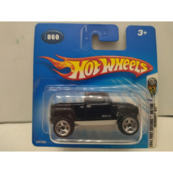 HUMMER H3T 2004 FIRST EDITIONS 1:64 HOT WHEELS