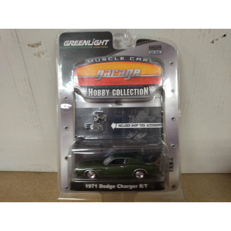 DODGE CHARGER 1971 R/T GARAGE HOBBY 1:64 GREENLIGHT