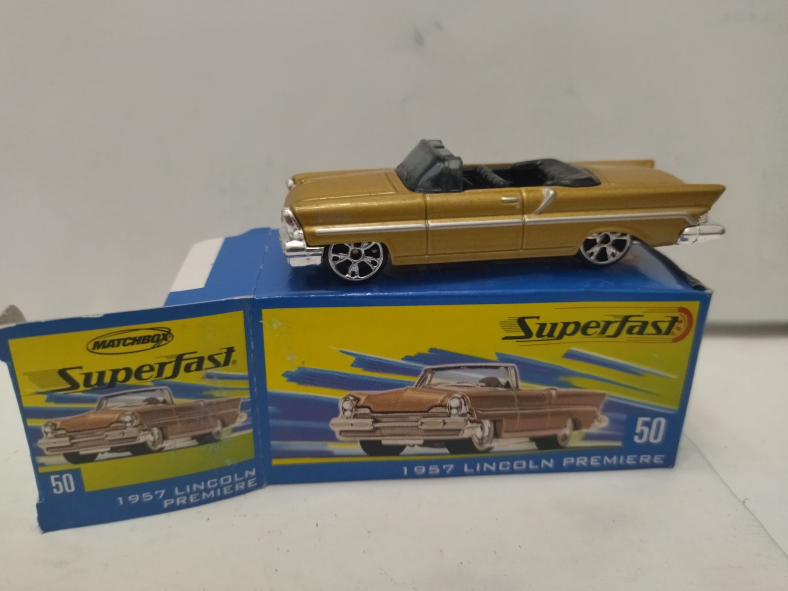 LINCOLN PREMIERE 1957 SUPERFAST n50 1:64 MATCHBOX