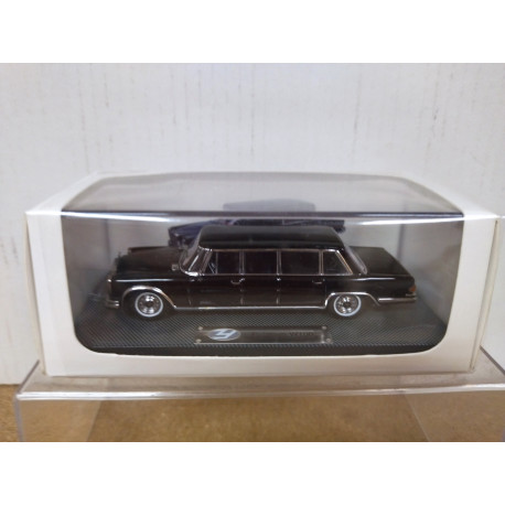 MERCEDES-BENZ W100 600 1963 BLACK PULLMAN 1:64 TRIPLE 9