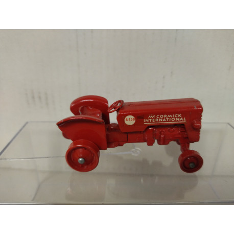 MC CORMICK INTERNATIONAL B-250 TRACTOR KING SIZE K-4 Apx 1:37 MATCHBOX ...