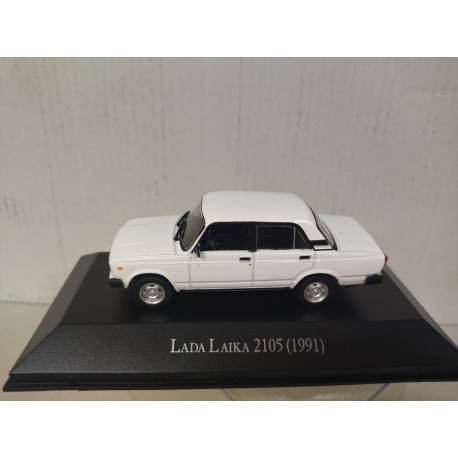 LADA 2105 LAIKA 1991 WHITE INESQUECIVEIS BRASIL 1:43 DeAGOSTINI IXO