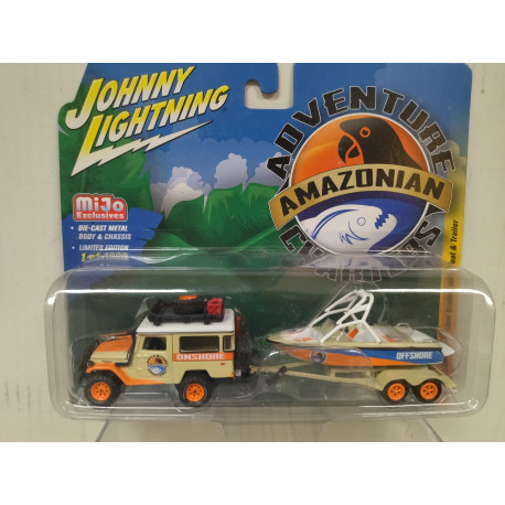 TOYOTA LAND CRUISER FJ 1980 & BOAT & TRAILER AMAZONIAN 1:64 JOHNNY LIGHTNING