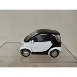 SMART FORTWO BLACK & WHITE