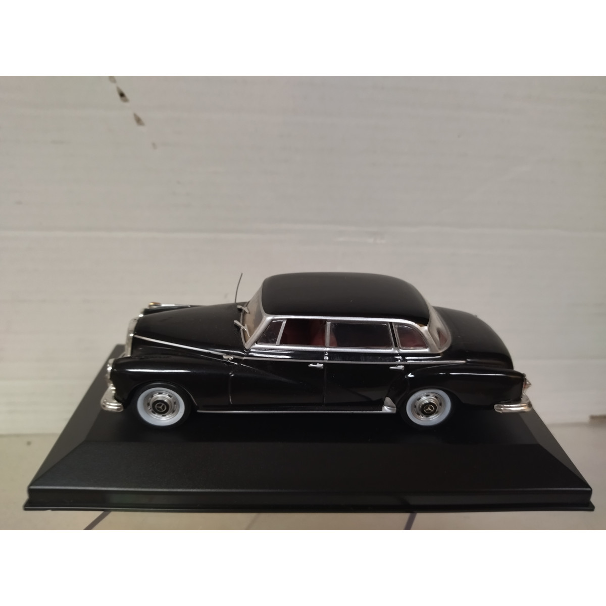 MERCEDES-BENZ W189 300 D 1957 1:43 IXO CAJA NO ORIGINAL DEFECT/NO RETRO ...