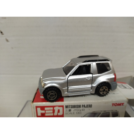 MITSUBISHI PAJERO 3-GEN V60 SILVER 1:63/apx 1:64 TOMICA 30