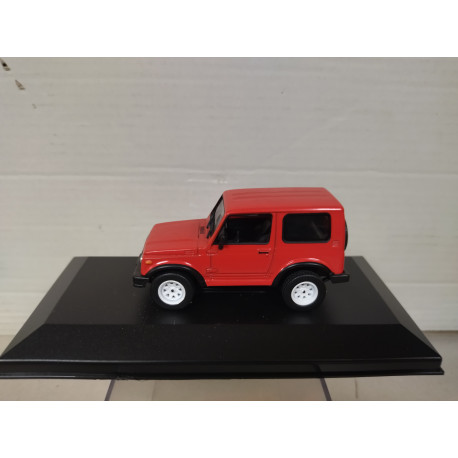 SUZUKI SJ410 1982 RED COLOMBIA 1:43 LUPPA IXO CAJA NO ORIGINAL