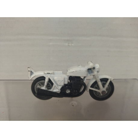 HONDA 750 POLICE BIKE SUPERFAST 33 1:35/ apx 1:64 MATCHBOX NO BOX