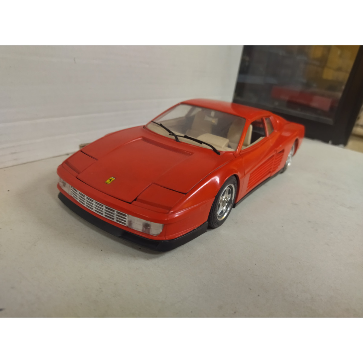 FERRARI TESTAROSSA 1984 RED 1:18 BBURAGO NO BOX - BCN STOCK CARS