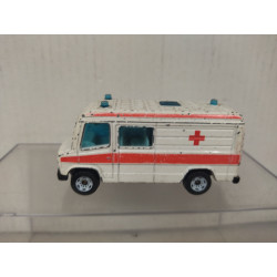 MERCEDES-BENZ L809D CRUZ ROJA/AMBULANCE apx 1:64 SIKU 804/805 NO BOX