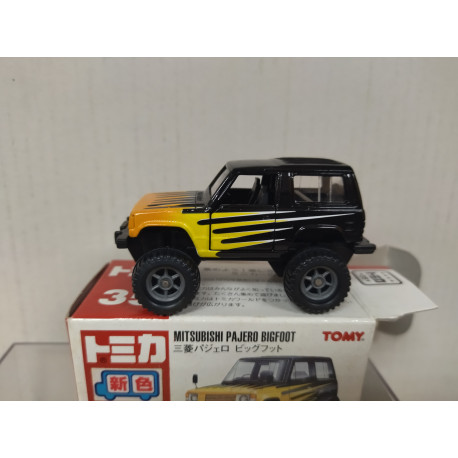 MITSUBISHI PAJERO BIGFOOT apx 1:64 TOMICA 35