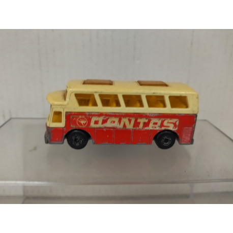 AIRPORT COACH/BUS QANTAS SUPERFAST 65 1:98/apx 1:64 MATCHBOX NO BOX