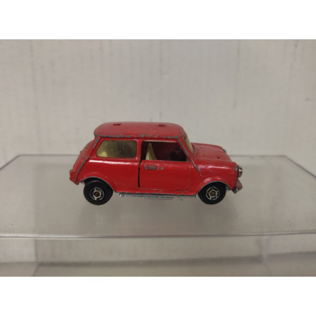 MINI MORRIS ROJO REPINTADO apx 1:64 GUISVAL VINTAGE NO BOX