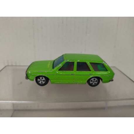 VOLKSWAGEN PASSAT B1 VARIANT GREEN (2) 1:60/apx 1:64 SIKU 1029/1614 NO BOX