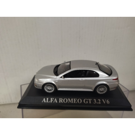 ALFA ROMEO GT 3.2 V6 SILVER DREAM CARS 1:43 ALTAYA IXO