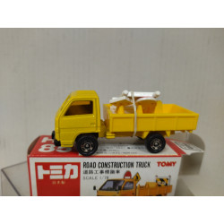 ISUZU ELF ROAD CONSTRUCTION TRUCK 1:78/apx 1:64 TOMICA 85