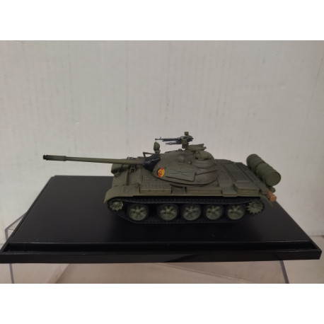 T-55 TANK EAST GERMAN ARMY DDR 1:72 HOBBY MASTER