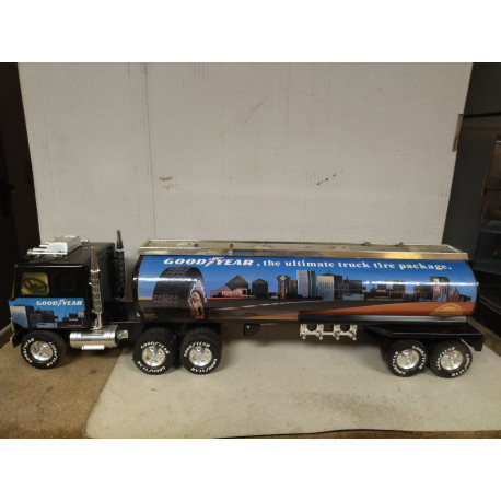 GMC TRUCK/CAMION 18-RUEDAS/WHEELER TRAILER GOODYEAR 52cm L STEEL/CHAPA NO BOX