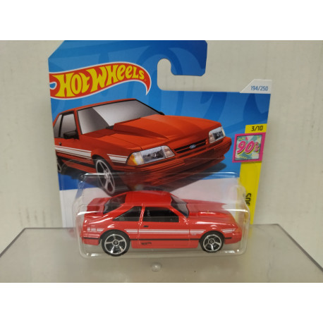 FORD MUSTANG 1992 RED 3/10 THE 90´S 1:64 HOT WHEELS