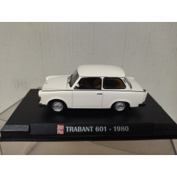 TRABANT 601 1980 WHITE AUTOPLUS 1:43 DeAGOSTINI IXO