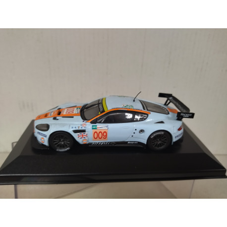 ASTON MARTIN DBR9 2008 24 H LE MANS 1:43 IXO CAJA NO ORIGINAL DEFECT/NO RETRO