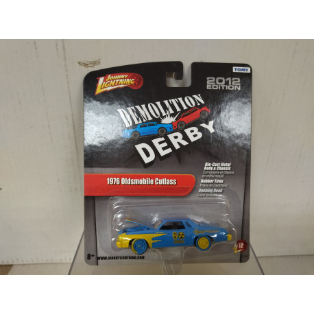 OLDSMOBILE CUTLASS 1976 DEMOLITION DERBY 1:64 JOHNNY LIGHTNING