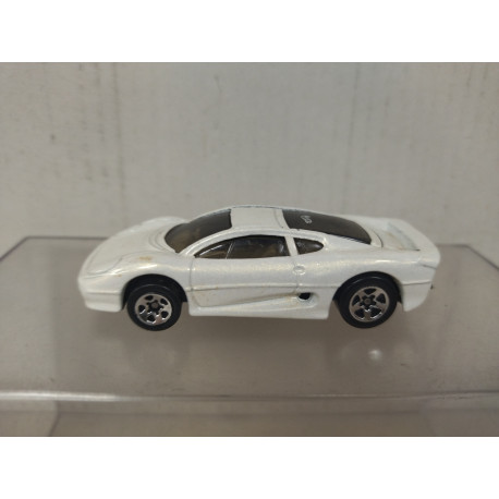 JAGUAR XJ220 WHITE PEARL DRIVER 1:64 HOT WHEELS MALAYSIA NO BOX