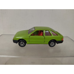 FORD SIERRA GREEN apx 1:64 GUISVAL NO BOX