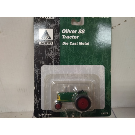 OLIVER 88 TRACTOR FARM MACHINES 1:64 ERTL