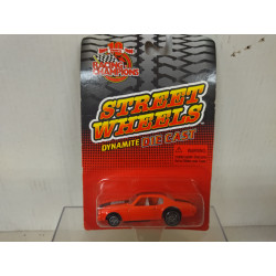 STREET WHEELS DINAMITE DIE CAST MUSCLE MADNESS RED apx 1:64 RACING CHAMPIONS