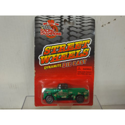 STREET WHEELS DINAMITE DIE CAST PICKUP SPECIAL FORCES apx 1:64 RACING CHAMPIONS