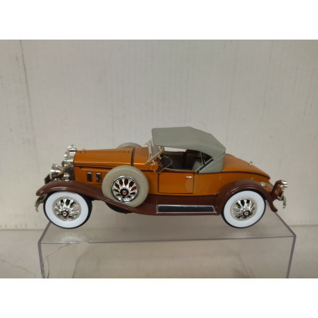 PACKARD BOATTAIL 1930 COUPE ROADSTER 1:32 ROAD SIGNATURE DEFECT/NO BOX