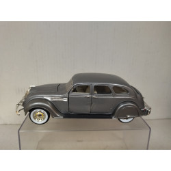 CHRYSLER AIRFLOW 1936 SILVER 1:32 ROAD SIGNATURE NO BOX