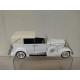 CADILLAC TOWN CAR 1933 WHITE 1:32 ROAD SIGNATURE NO BOX