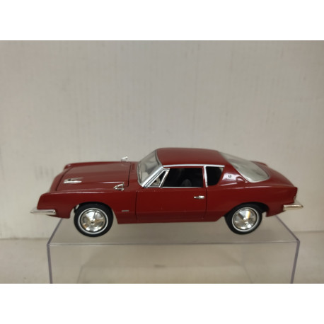 STUDEBAKER AVANTI 1963 RED 1:32 ROAD SIGNATURE NO BOX