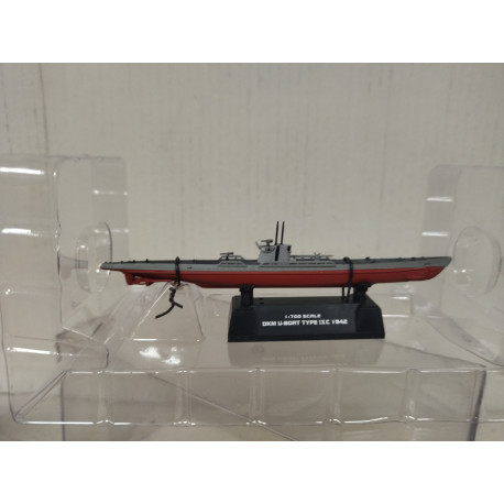 SUBMARINE U-BOAT TYPE IX C 1942 KRIEGSMARINE WW 2 SEA POWER 1:700 EASY MODEL