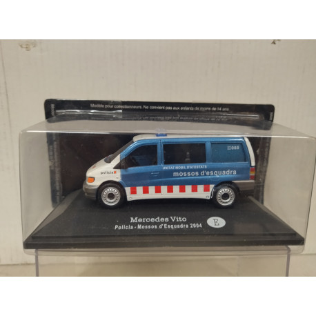 MERCEDES-BENZ VITO 2004 POLICIA MOSSOS D´ESQUADRA 1:43 DeAGOSTINI IXO