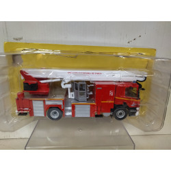 SCANIA P320 BRAS 32m PARIS FIRE/POMPIERS/BOMBEROS 1:43 SALVAT IXO