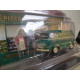 RENAULT ESTAFETTE VERT + DIORAMA L´EPICERIE + FIGURE 1:43 ALTAYA IXO