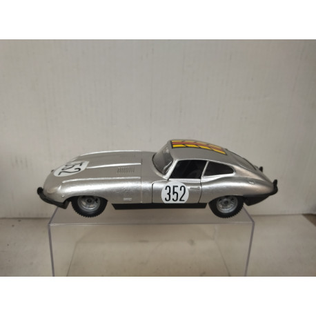 JAGUAR XK E TYPE SILVER n352 1:25 POLISTIL SN02